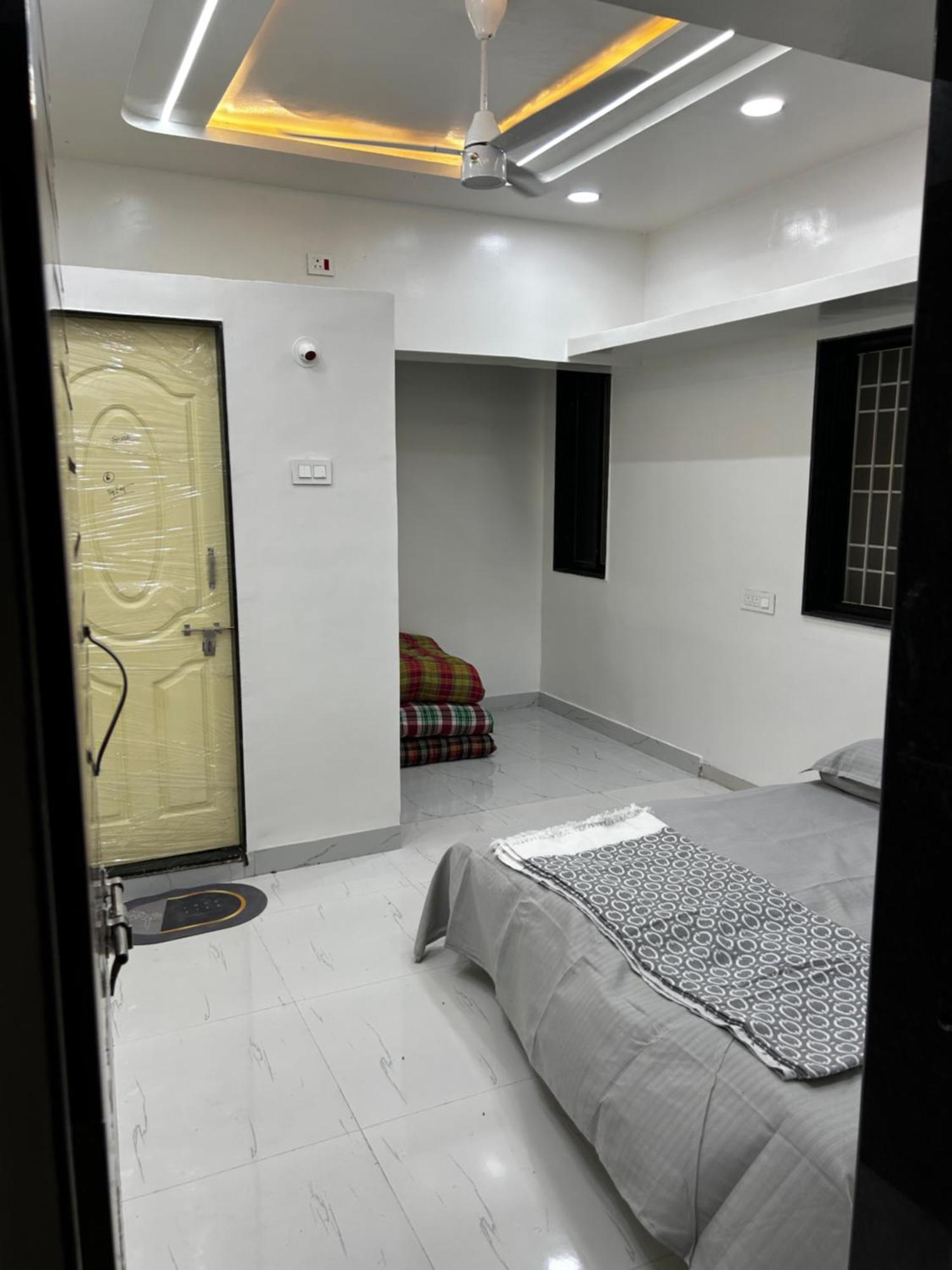 Vatavriksha Guest House,Akkalkot Akalkot Экстерьер фото