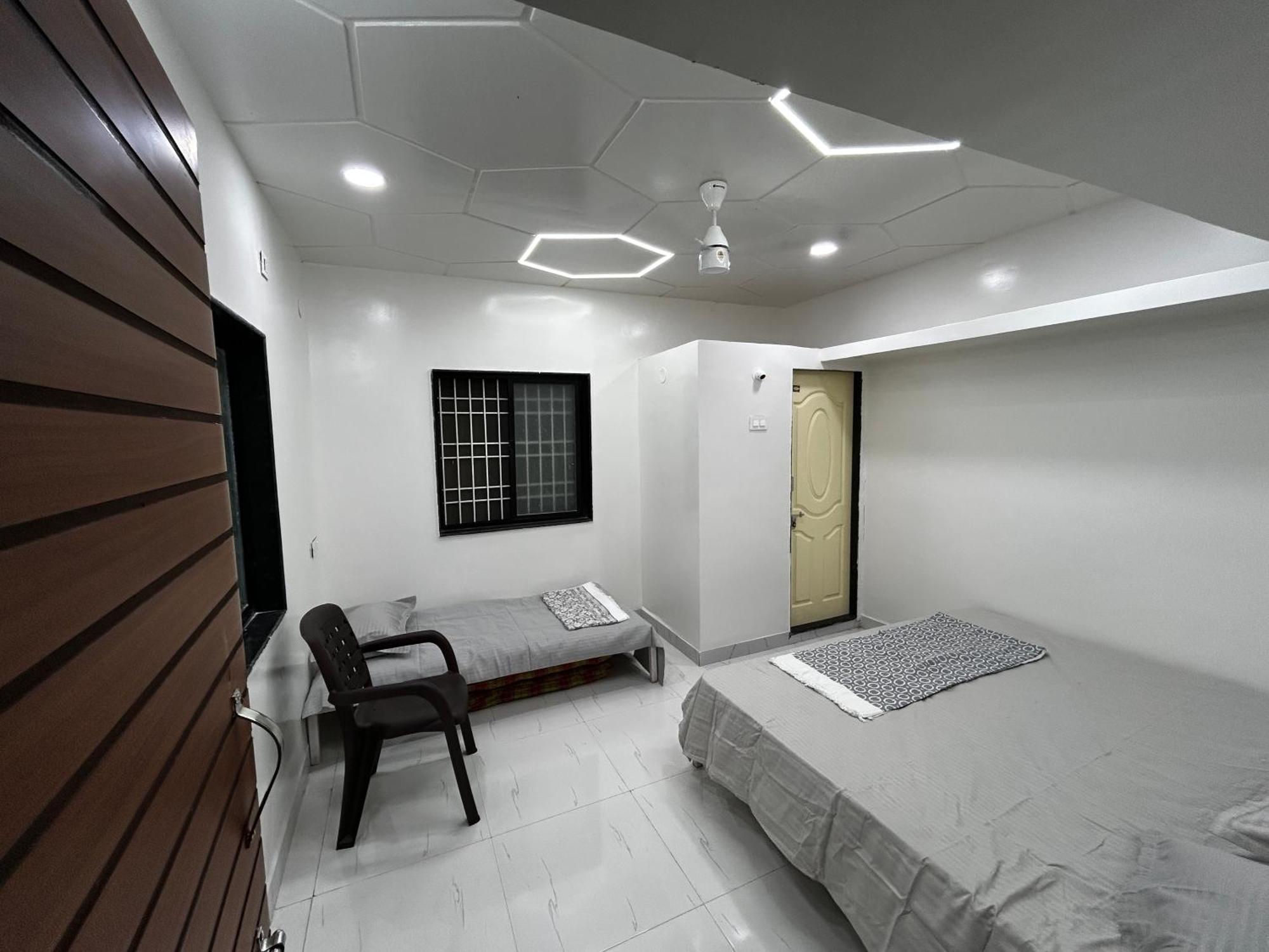 Vatavriksha Guest House,Akkalkot Akalkot Экстерьер фото